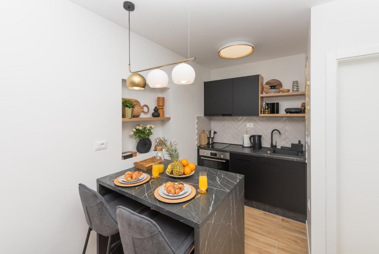 Studio Apartment Bianco, Near Beach, Free Parking, Wi-Fi มาคาร์สกา ภายนอก รูปภาพ