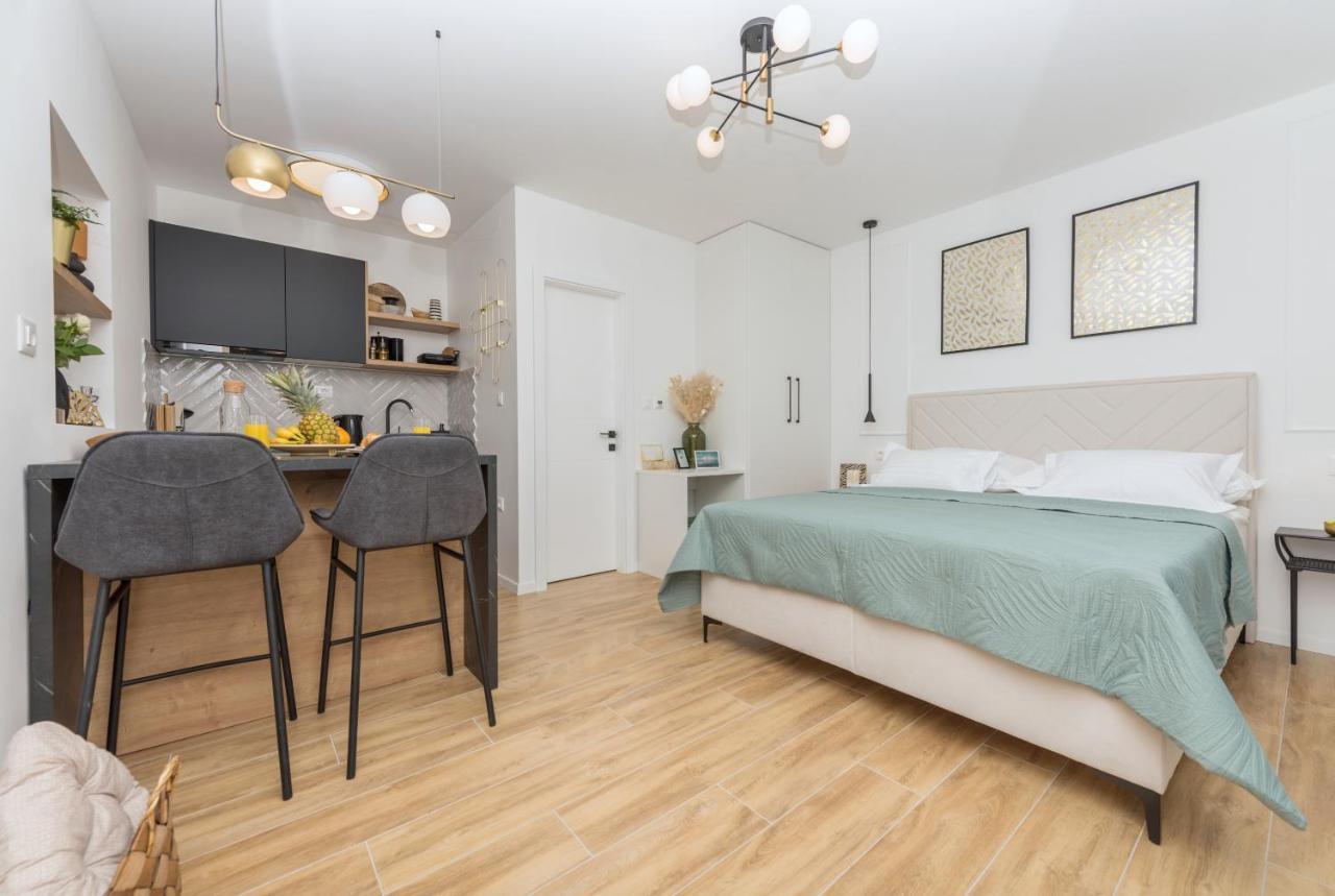 Studio Apartment Bianco, Near Beach, Free Parking, Wi-Fi มาคาร์สกา ภายนอก รูปภาพ