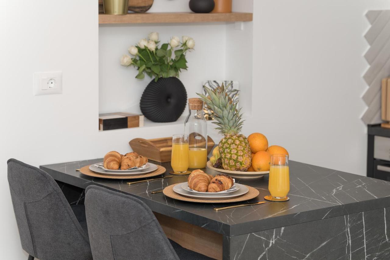 Studio Apartment Bianco, Near Beach, Free Parking, Wi-Fi มาคาร์สกา ภายนอก รูปภาพ